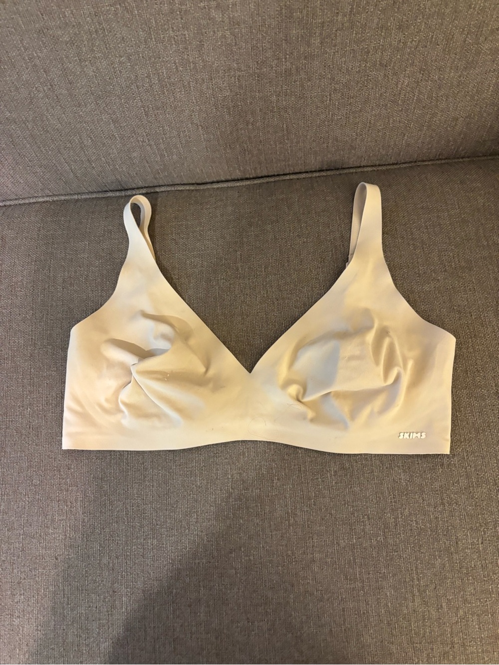 SKIMS Nude Wireless V-Neck Bralette